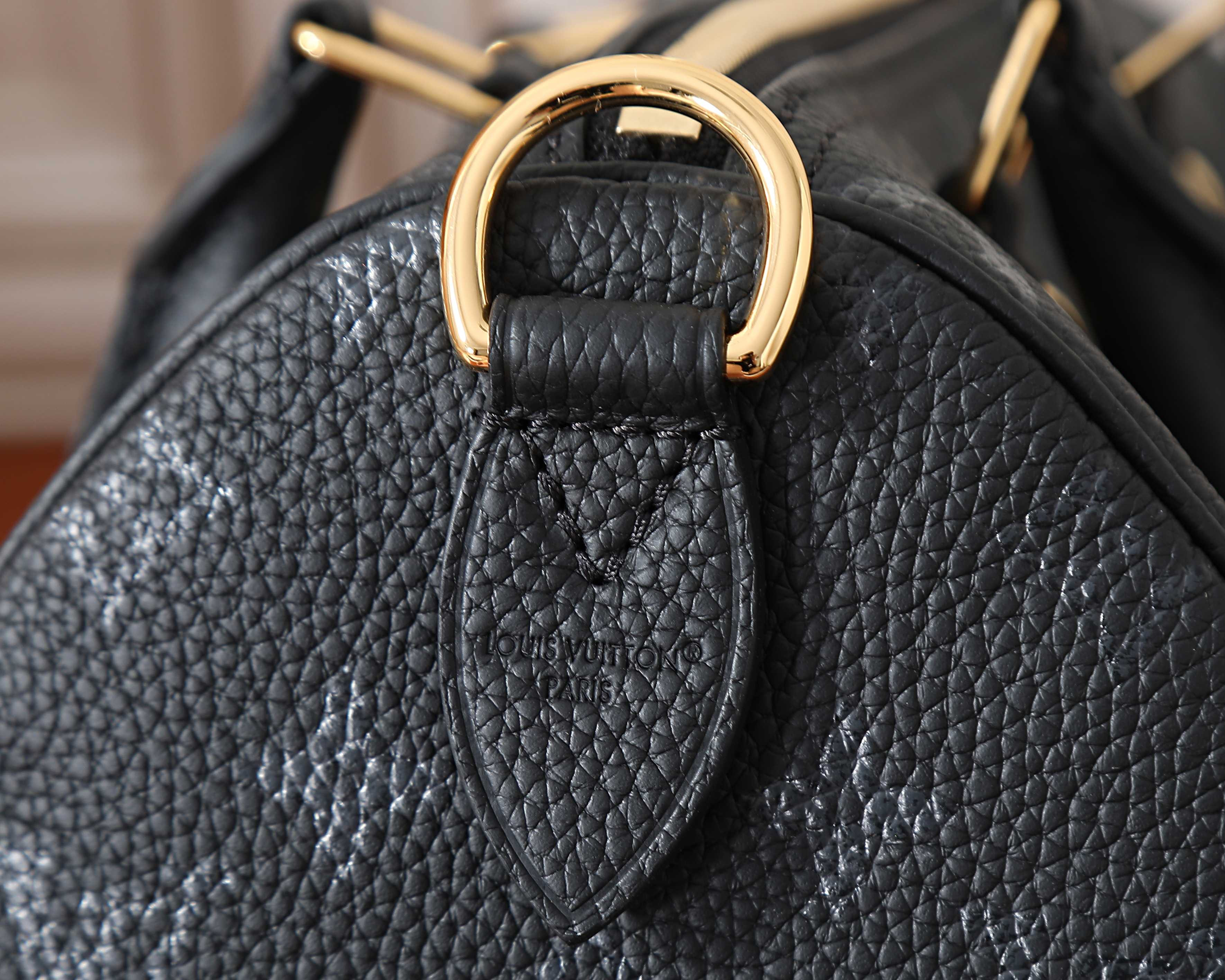 LV SPEEDY BANDOULIÈRE 25 Handbag M26486 18x13x25cm